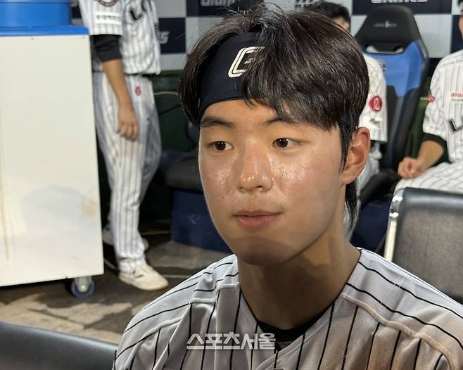 한태양이 경기 후 인터뷰에 임하고 있다. 사직 | 박연준 기자 duswns0628@sportsseoul.com