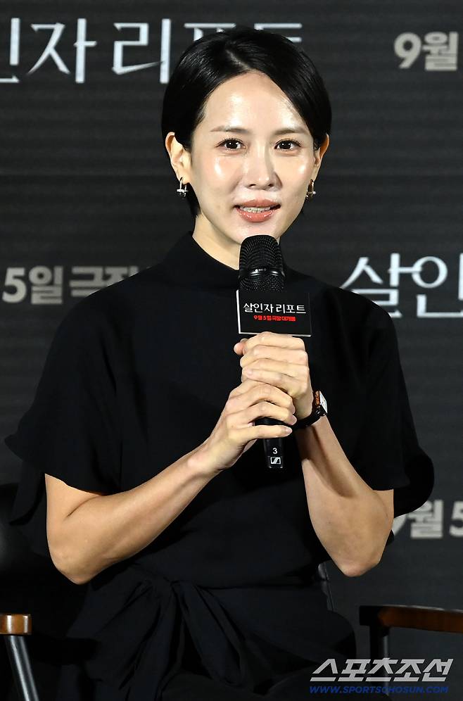 12일 용산CGV에서 열린 영화 '살인자 리포트'의 제작보고회, 조여정이 인사말을 하고 있다. 허상욱 기자wook@sportschosun.com/2025.08.12/