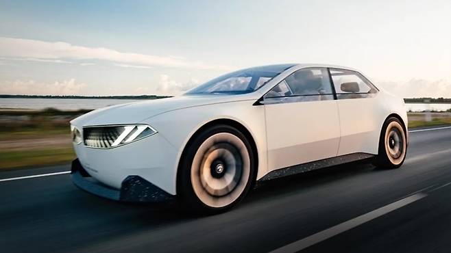 BMW 노이에 클라세 전기 세단