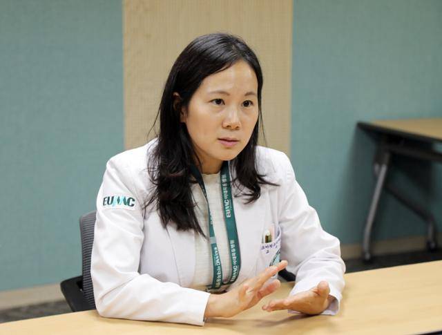4일 서울 양천구 이대목동병원에서 만난 최정은 소아청소년과 교수가 성조숙증에 대해 설명하고 있다. 이대목동병원 제공