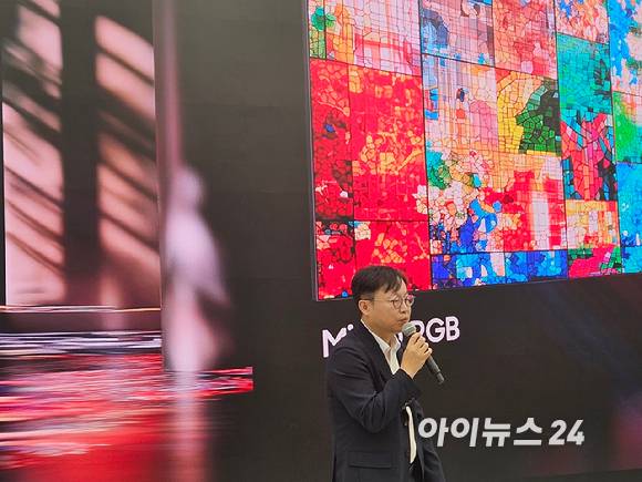 이종포 삼성전자 영상디스플레이사업부 상무가 12일 서울 삼성 강남에서 열린 신제품 발표회에서 기자들의 질문에 답하고 있다. [사진=설재윤 기자]