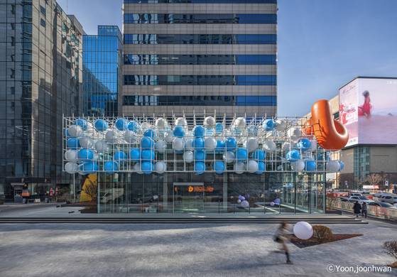 서울 강남구 삼성역 네거리 인근에 있는 빗썸 나눔센터의 모습. 사진 윤준환 작가