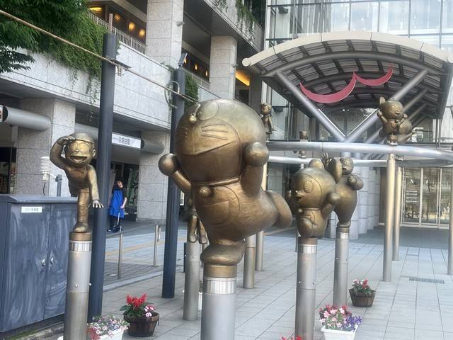 ▲ 도야마현 타카오카시의 도라에몽 산책길