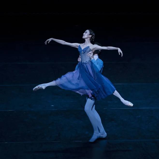 Park Sae-eun in "In the Night" (Paris Opera Ballet)