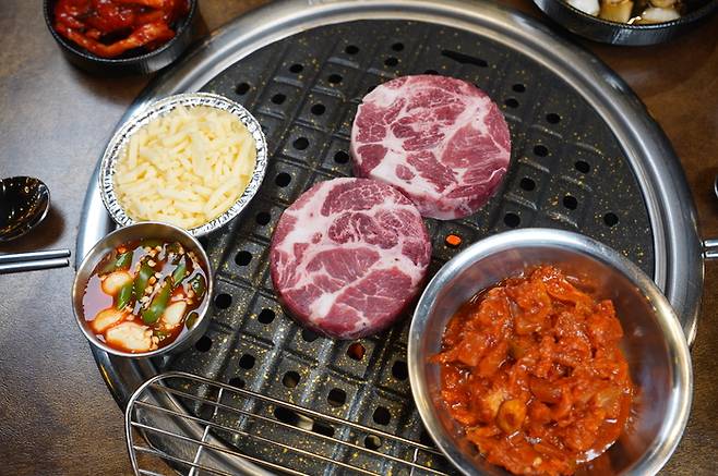 미진축산 고기 메뉴. <부자비즈>