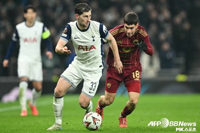 프랑크 감독은 데이비스에 대해 “그가 가진 리더십, 성격, 그리고 큰 그림을 이해하는 방식은 매우 좋다. 누구에게나 자아는 있으나 그의 자아는 과하지 않아 팀, 젊은 선수를 돕는 게 얼마나 중요한지 잘 알고 있다”고 극찬했다. 사진=AFPBBNews=News1