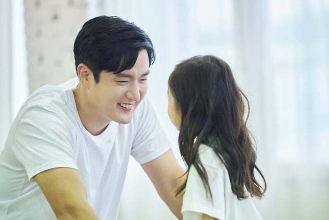 남아 선호의 퇴조이자 딸 선호의 부상으로 해석된다. 게티이미지