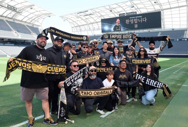 입단식 날 LA FC 서포터스로부터 열렬한 환영을 받은 손흥민. AFP연합뉴스