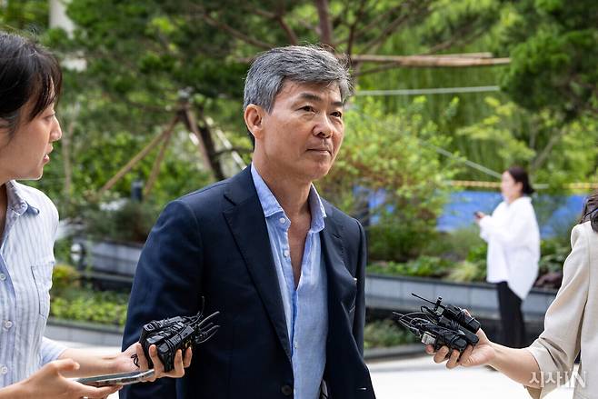 7월23일 김건희씨 계좌 관리인으로 알려진 이종호 블랙펄인베스트 대표가 김건희 특검 조사를 받기 위해 출석하고 있다. ⓒ시사IN 신선영