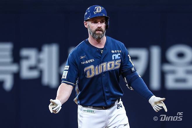 NC 데이비슨은 12일 잠실 두산과 원정경기에서 4번타자 1루수로 선발출전해 첫 타석부터 홈런포를 터트렸다. 3경기 연속 홈런은 물론, 시즌 7번째 전 구단 상대홈런 기록을 달성했다. 사진제공|NC 다이노스