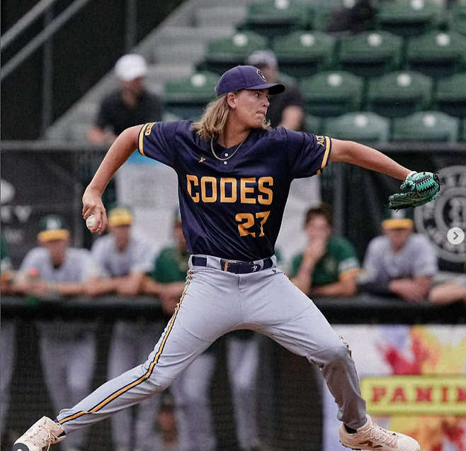 ▲ 최근 16살의 나이에 100마일을 던져 미국 야구계를 놀라게 한 스트라이커 펜스 ⓒ스트라이커 펜스 SNS