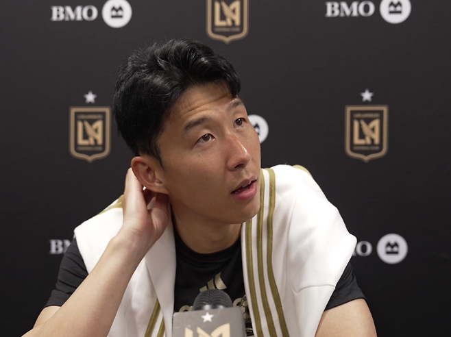 ▲ MLS를 전문적으로 다루는 미국 방송 'MLS360'은 "손흥민의 승리 DNA를 느낄 수 있었다. 페널티킥을 얻어내는 장면은 정말 훌륭했고, 영리한 플레이였다. 또한 동점골이 들어간 직후, 세리머니를 하기보단, 공을 들어올려 경기 재개를 서두른 점이 마음에 들었다. 그는 승점 1점이 아닌, 3점을 원했다"라고 극찬했다. ⓒ LAFC