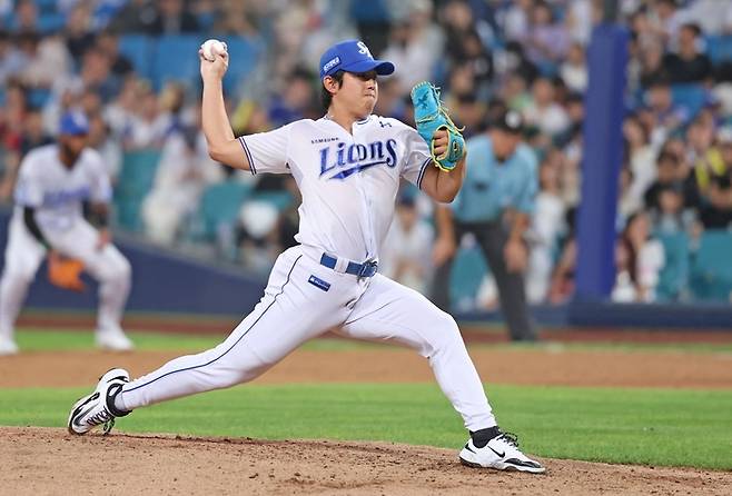 12일 오후 6시30분 대구 삼성라이온즈파크에서 열린 '2025 신한 SOL 뱅크 KBO리그' 삼성 라이온즈와 KIA 타이거즈 경기에서 양창섭이 호투 중이다. <삼성 라이온즈 제공>