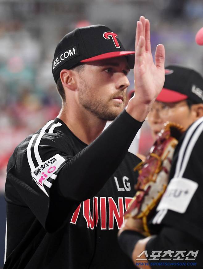 12일 수원KT위즈파크에서 열린 KBO리그 KT 위즈와 LG 트윈스의 경기. LG 톨허스트가 5회까지 무실점 호투를 펼치고 있다. 수원=박재만 기자 pjm@sportschosun.com/2025.08.12/