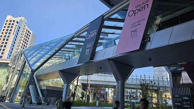 12일 서울 광진구 구의역 3번 출구에서 이스트폴 복합 단지 내 쇼핑몰 NC 이스트폴까지 보행통로가 연결돼있다. 이지은 기자