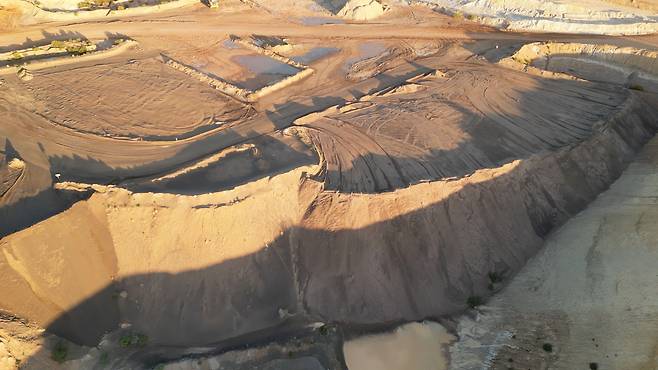 '일루카 리소시스'사가 쌓아둔 100만 톤의 희토류는 6억5000만달러 이상의 가치를 지닌다