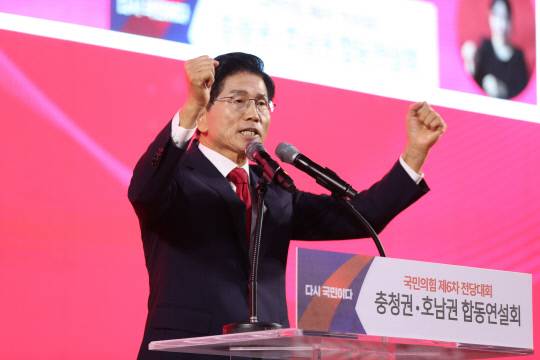 김문수 국민의힘 당 대표 후보가 13일 대전 서구 배재대학교에서 열린 충청·호남 합동연설회에서 발언하고 있다. 김영태 기자