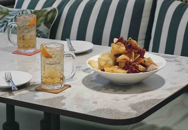 그랜드 조선 부산. 시몬스 제공