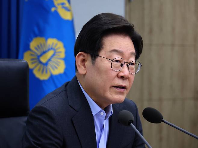 이재명 대통령이 지난달 24일 서울 용산 대통령실 청사에서 열린 5차 수석·보좌관 회의에서 발언하고 있다. 대통령실사진기자단