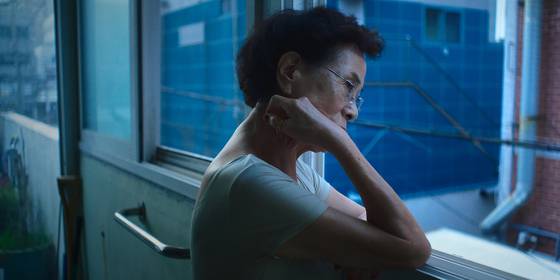 단편 영화 '첫여름'의 주인공 영순(허진)은 우연한 계기로 자신의 욕망에 눈을 떠, 춤추며 자유롭게 살겠다고 선언한다. 사진 한국영화아카데미(KAFA)