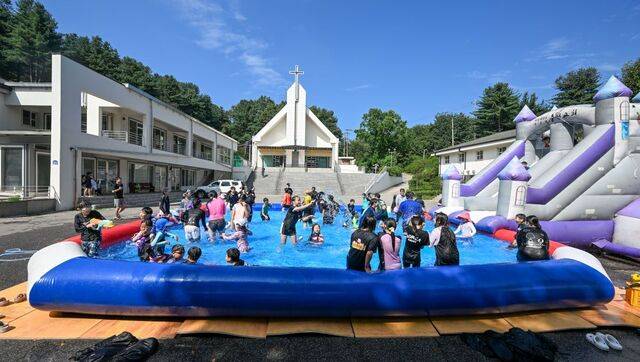 예장합동 남서울노회 소속 주일학교 아이들이 12일 경기도 광주 충현기도원에서 물놀이를 즐기고 있다. 광주=신석현 포토그래퍼