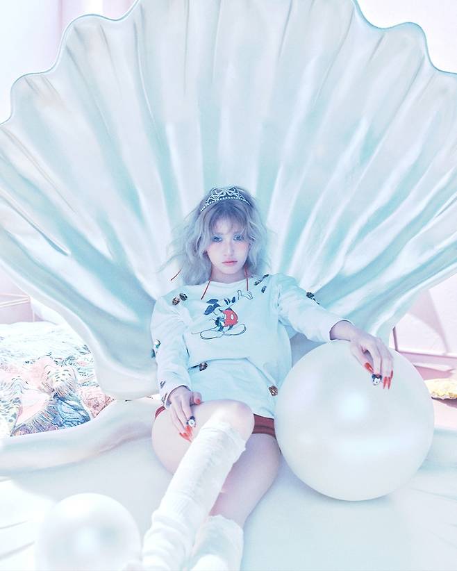 전소미는 지난 7일 오후 서울 용산구의 한 카페에서 미니 2집 발매 기념 라운드 인터뷰를 열었다. 더블랙레이블 제공