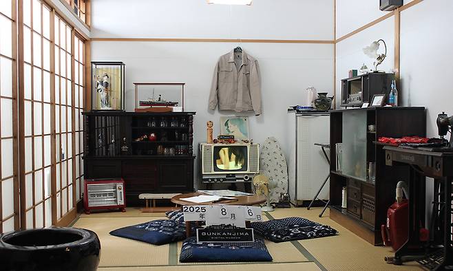 나가사키 군함도 디지털 박물관에 있는 섬 아파트 내부 복원 공간