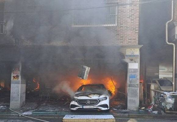 화재 당시 원룸 건물. 전북특별자치도 소방본부 제공