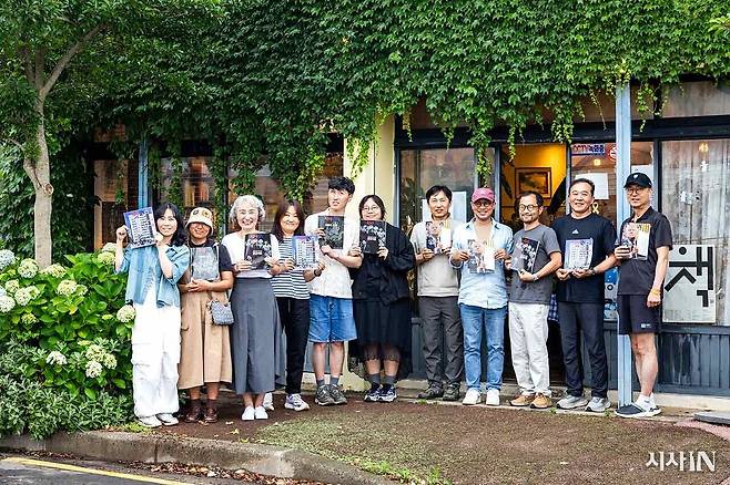 6월14일 제주도 서귀포시 ‘어떤바람’ 책방에서 열한 번째 〈시사IN〉 ‘찾아가는 독자위원회’가 열렸다. ⓒ시사IN 박미소