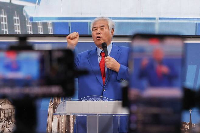 13일 서울 성북구 사랑제일교회에서&nbsp;전광훈&nbsp;목사가 긴급 기자회견을 하고 있다. ⓒ연합뉴스