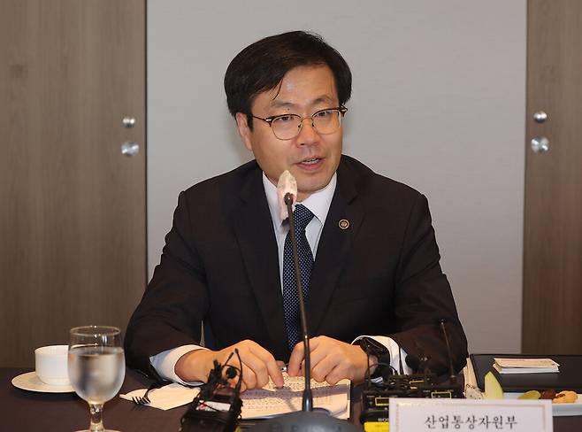 여한구&nbsp;산업통상자원부 통상교섭본부장이 8월7일 서울 중구 소공동 롯데호텔에서 열린 제2차 통상정책자문위원회에 참석해 인사말을 하고 있다. ⓒ연합뉴스