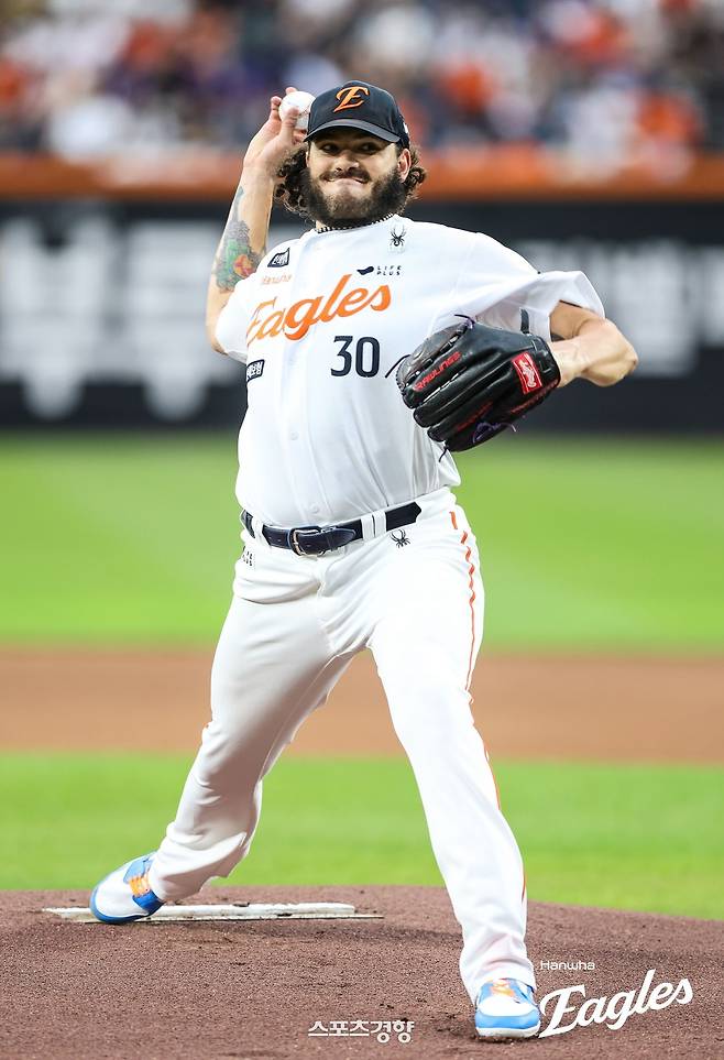 한화 코디 폰세가 지난 12일 대전 롯데전에 선발 등판해 역투하고 있다. 한화이글스 제공