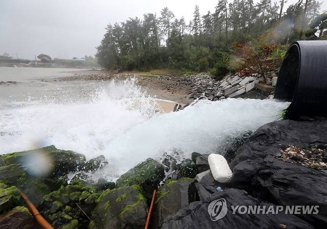 쏟아지는 폭우 [연합뉴스 자료사진] *기사와 관련이 없는 자료사진입니다.