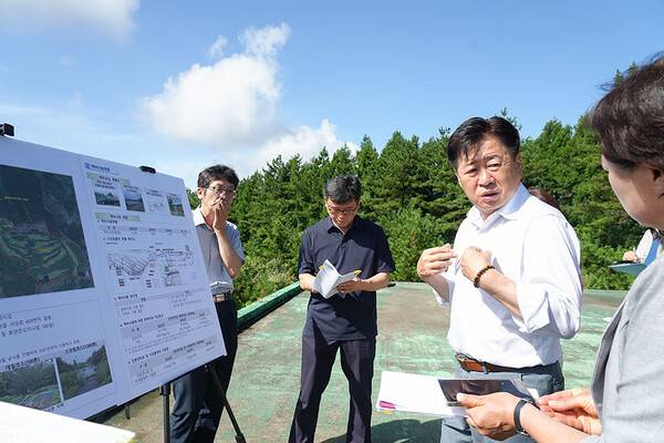 14일 친환경 우수골프장 ' 스프링데일골프&리조트'를&nbsp;방문한 오영훈 제주도지사.