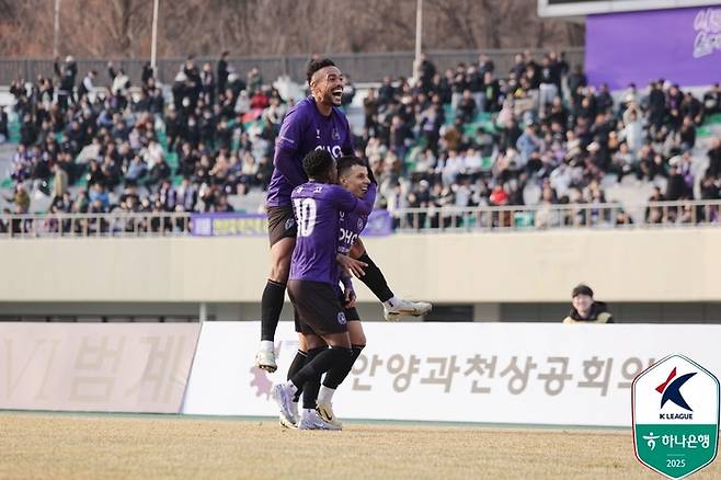 Anyang foreign player Mota (from left), James, Mateus. Photo | Korea Professional Football Federation