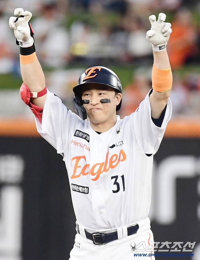 13일 대전 한화생명 볼파크에서 열린 한화 이글스와 롯데 자이언츠의 경기. 2회 2타점 2루타를 날린 한화 손아섭. 대전=송정헌 기자songs@sportschosun.com/2025.08.13/