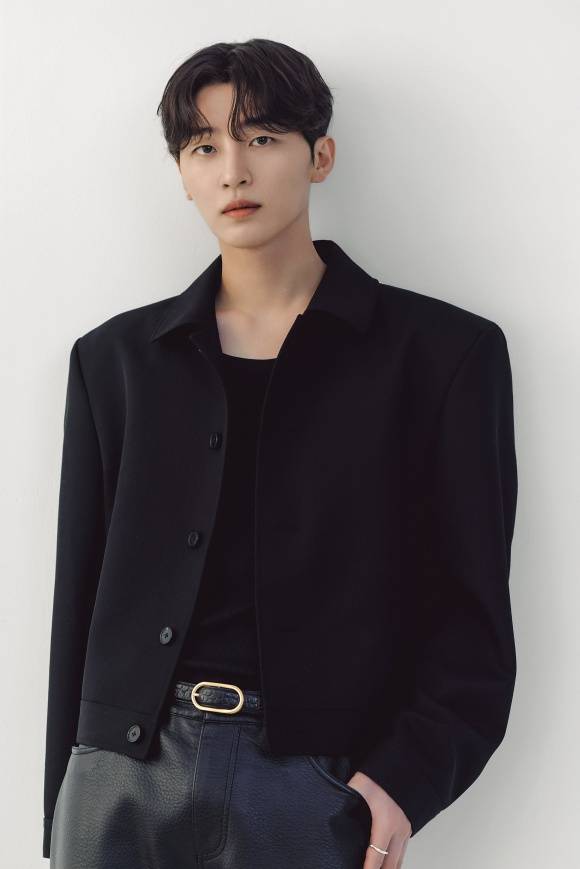 프로듀서 알티(R.Tee)는 '좋은 음악은 듣는 사람의 감흥을 일으켜야 한다'는 자신의 기준을 밝히며 그와같은 음악을 만들 것을 약속했다./알티스트 레이블