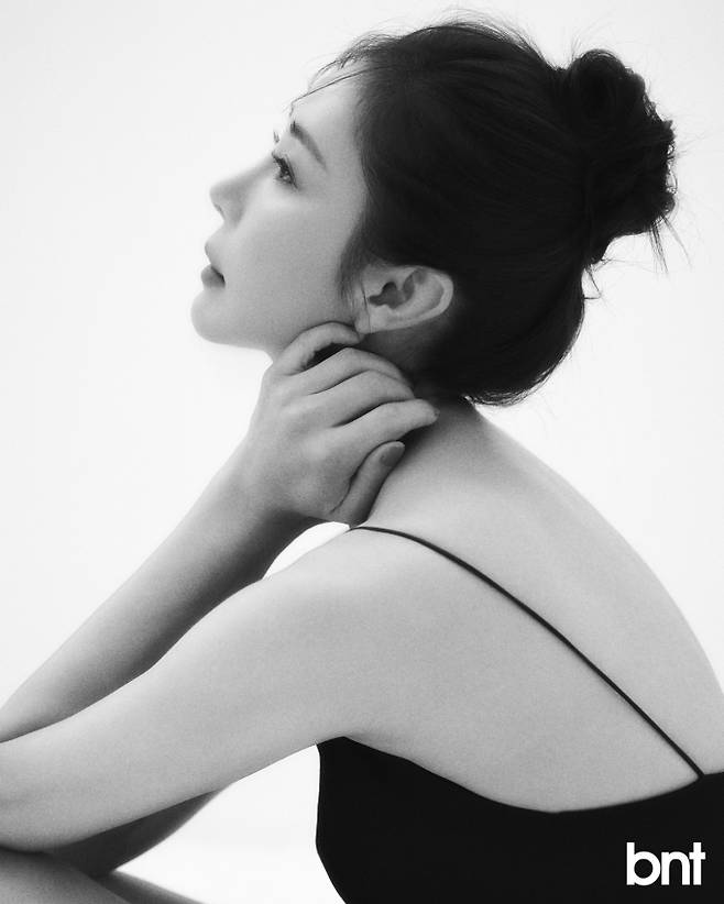 드레스는 루치아박 제품.
