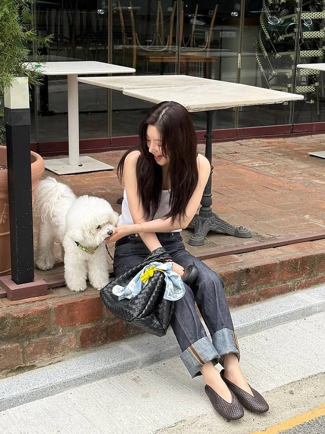 인스타그램 @j_chaeyeoni