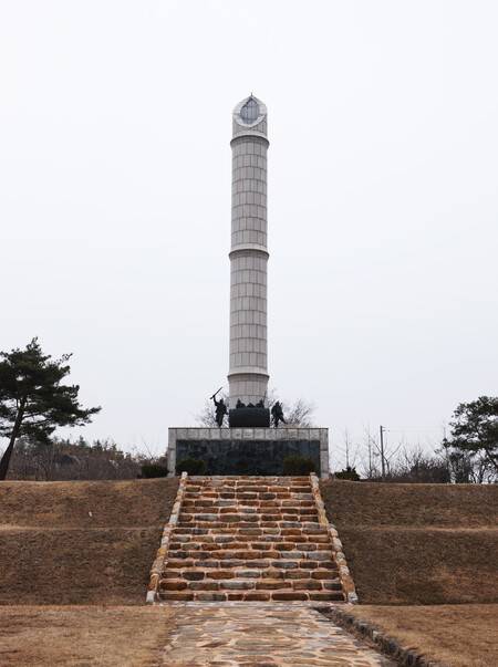고인이 건립을 주도한 장성 황룡촌 동학 승전기념탑. 필자 제공
