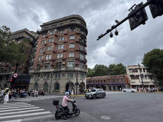 영화 '색, 계'의 촬영지이자, 최근 젊은이들의 소셜미디어 사진 명소로 떠오른 중국 상하이의 우캉맨션. 박형수 기자.
