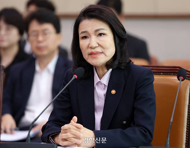 이진숙 방송통신위원장이  지난 1일 국회 법사위 전체회의에서 의원질의에 답하고 있다. 박민규 선임기자