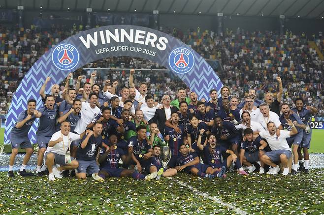 이강인 소속팀 파리 생제르맹(PSG)이 2025 UEFA 슈퍼컵에서 토트넘을 제압하고 우승했다. AP연합뉴스
