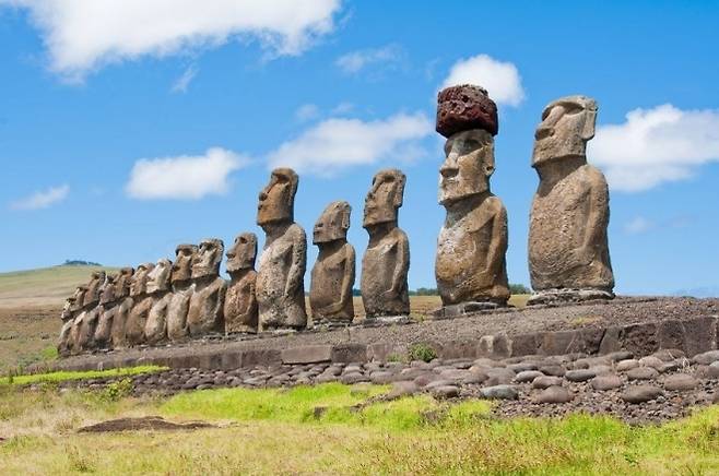 모아이의 모습. 123rf 자료사진