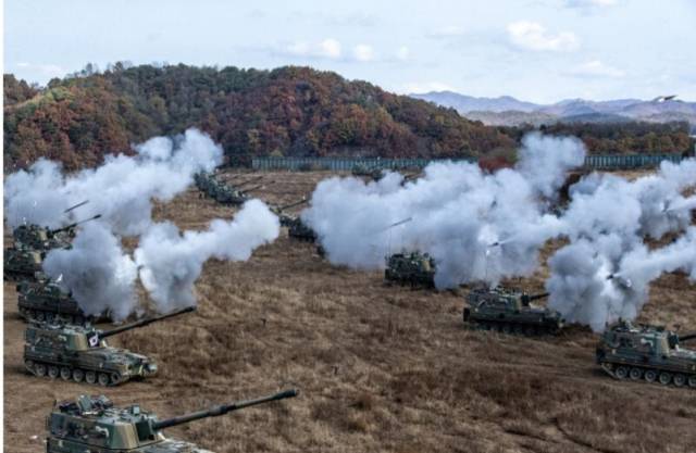 지상작전사령부가 북한 장사정포를 무력화하는 대화력전 훈련을 하고 있다. 사진 제공=육군