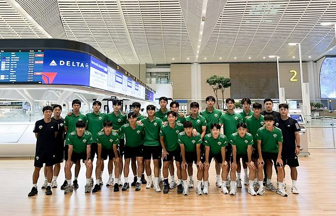 출국하는 전북 현대 N팀+U18팀. /사진=전북 현대 공식 제공