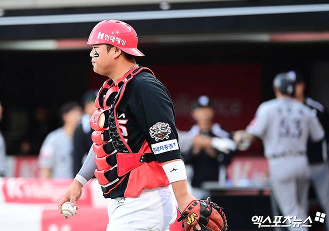 KIA 타이거즈 포수 한준수가 올해 정규시즌 경기에서 수비를 준비하고 있다. 엑스포츠뉴스 DB