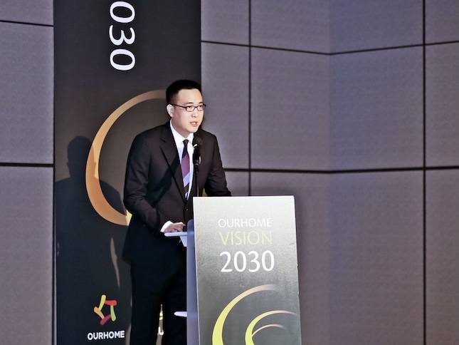 김동선 부사장이 지난 5월 비전 선포식에서 아워홈 인수의 의미와 청사진에 대해 설명하고 있다./사진=아워홈 제공