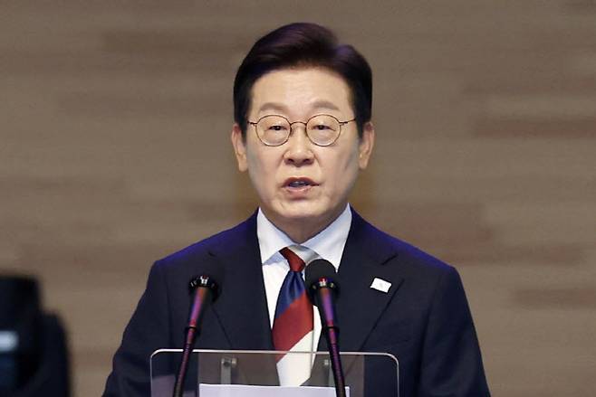 이재명 대통령이 15일 서울 세종문화회관에서 열린 80주년 광복절 경축식에서 경축사를 하고 있다. (사진=연합뉴스)