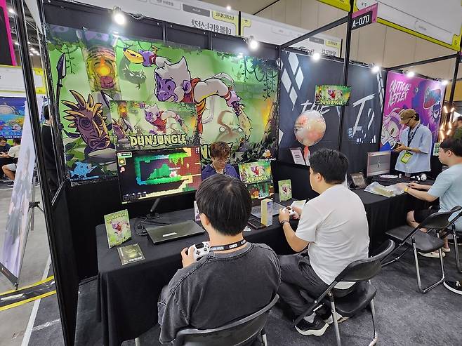 - 횡스크롤 어드벤처 게임 던정글도 참관객들의 관심이 쏠렸다&nbsp;